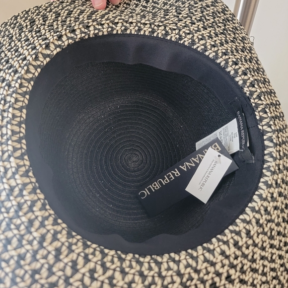 Banana Republic Beach Hat NWT - Picture 2 of 5